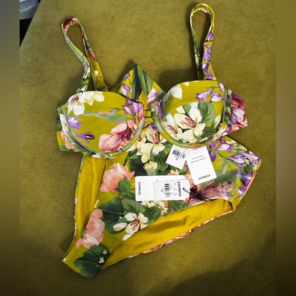 Express Other - EXPRESS Body Contour Swim Set in Floral Size XS 87